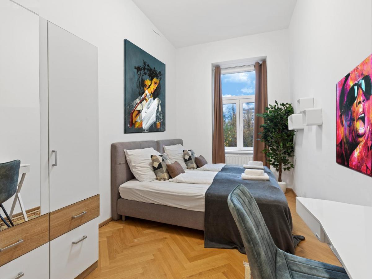 Sky9 Apartments Augarten Wina Bagian luar foto